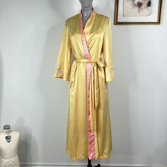 NATORI Satin Plunge Cross Back Slip Embroidered Robe Set - Picture 10 of 11